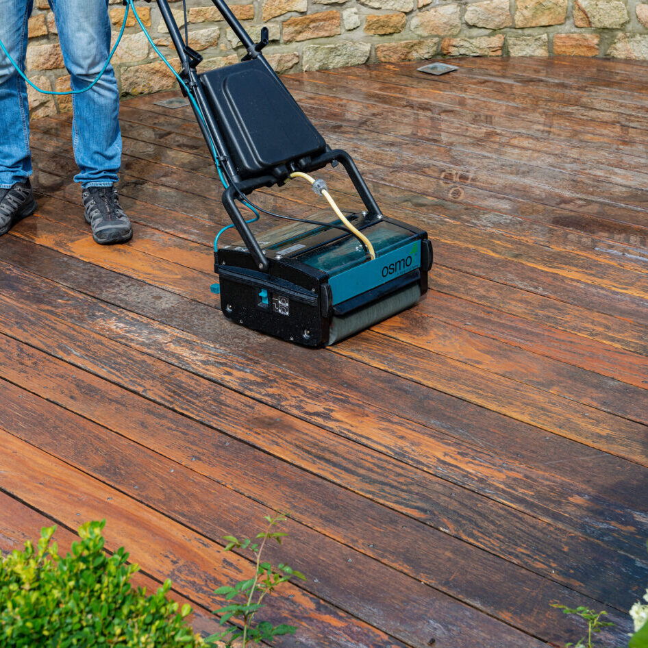 Osmo Deck Cleaning Machine